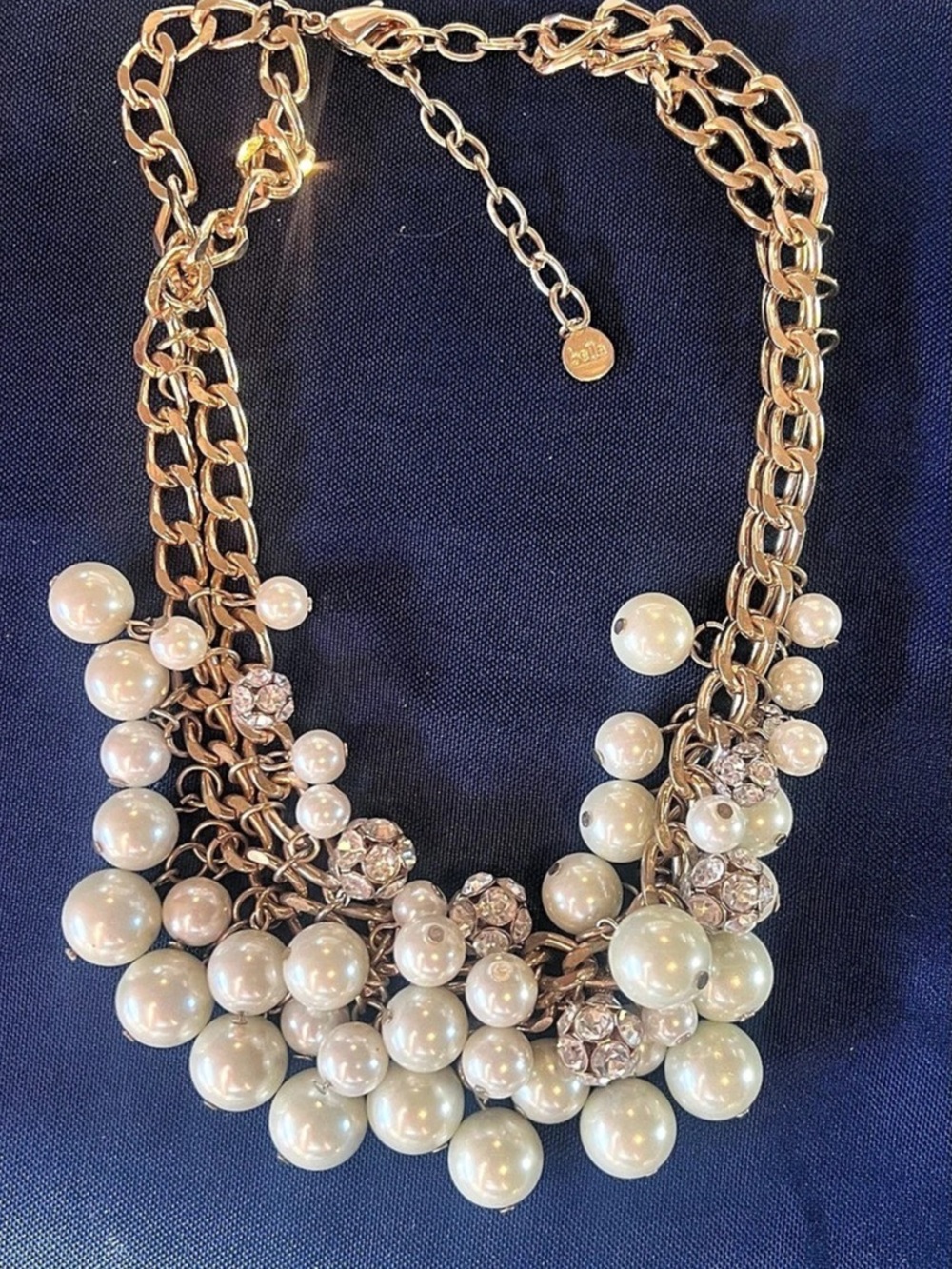 bebe Pearl Statement Necklace in Gold & White